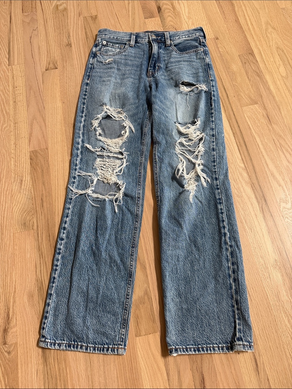 Aeropostale Distressed High Rise Baggy Jeans, Size 4